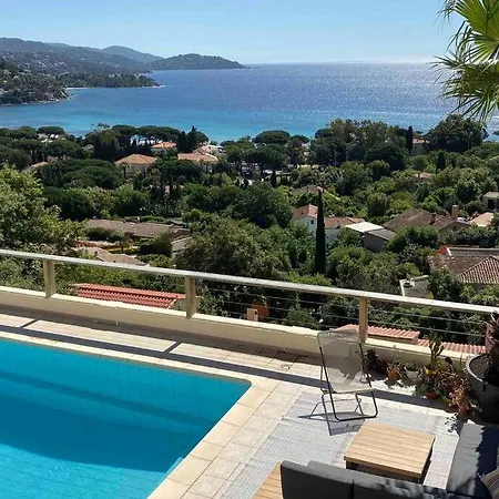 élégante Vue 180 à 5 Min Luxe Et Confort Garantis Villa Le Lavandou