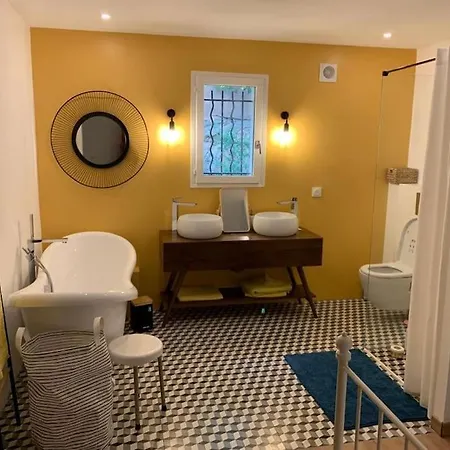 élégante Vue 180 à 5 Min Luxe Et Confort Garantis Villa Le Lavandou