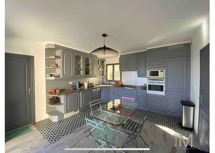 Elegante Vue 180 A 5 Min Luxe Et Confort Garantis Villa