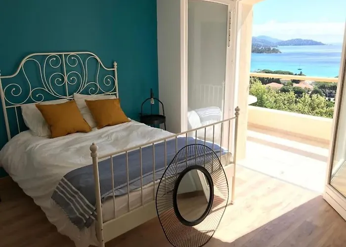 Villa Elegante Vue 180 A 5 Min Luxe Et Confort Garantis Le Lavandou